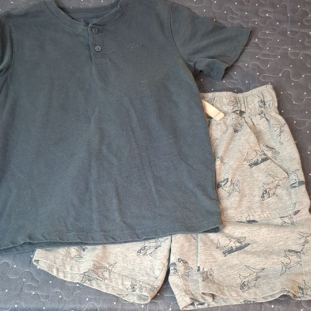 365 Kids from Garanimals Blue and Light Gray Sharks Short Set size 8